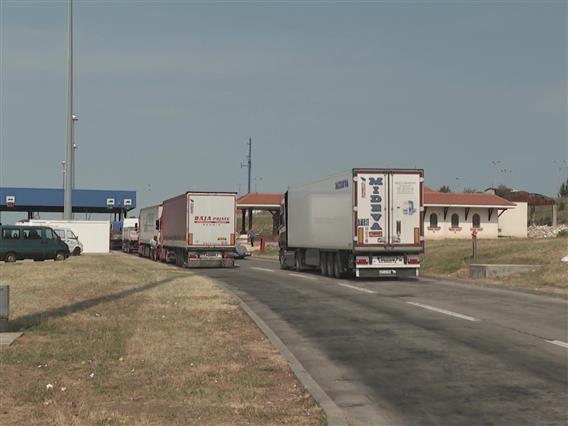 Утре во 12 почнува целосната блокада на товарниот патнички сообраќај