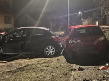 Малолетник со возило удрил во автомобил и пешак кој се бори за живот