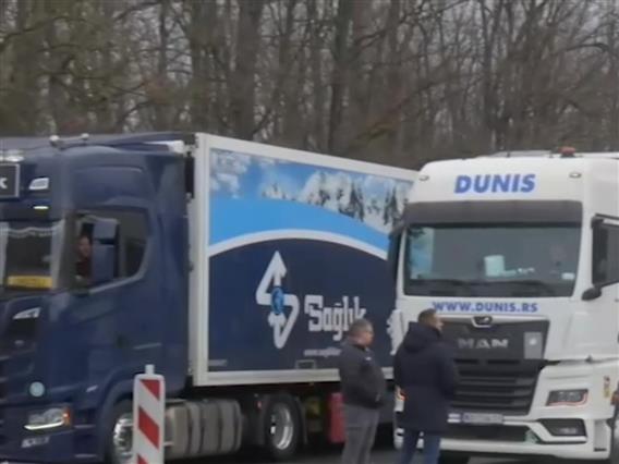 ЕУ ја следи ситуацијата со блокадите на транспортерите, следната недела ќе се разговара за нова стратегија за ЕЕС, но ќе има ли значајни олеснувања?