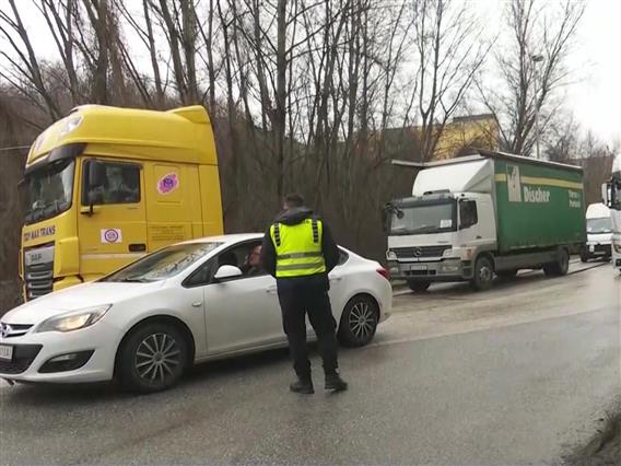 Камионските превозници втор ден го блокираат товарниот сообраќај на граничните премини