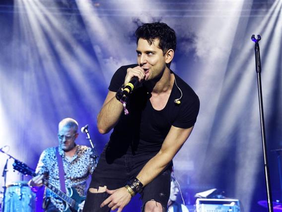 Поранешниот пејач на групата „Спандау балeт“, Дејвидсон, осуден за силување