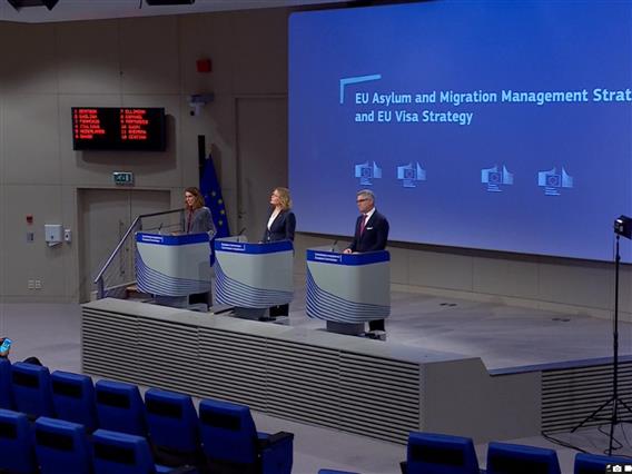 Брисел испраќа позитивни сигнали -  камионџиите влегуваат во посебна категорија