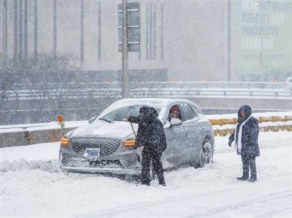 Најмалку 85 луѓе загинаа во САД како последица на снежната бура и ниските температури