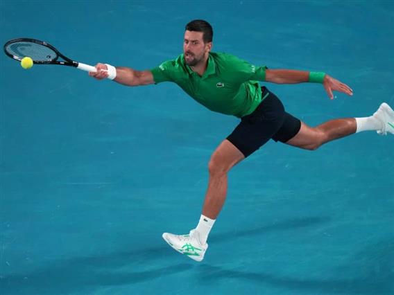 Ѓоковиќ го победи Синер во маратонот за финале на Австралија Опен!