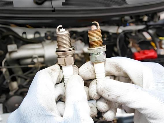 Овие симптоми откриваат дека свеќичките се при крај: Возачите често ги игнорираат