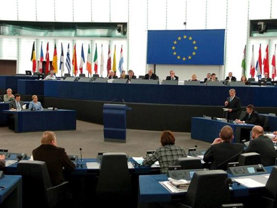 Трамп се откажа од заканите кон Гренланд- ЕУ продолжува со преговорите за царините со САД 