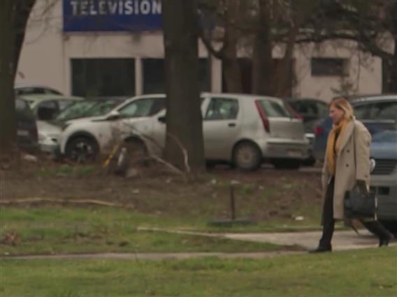 Пратениците во законодавниот дом пристигнаа пеш