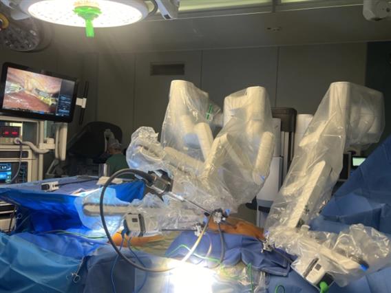 На клиника во Дисбург македонски државјанин со коронарна срцева болест опериран со роботски систем од страна на доктор по потекло од Македонија