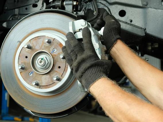 Вашиот автомобил стоел подолго време? Еве зошто првото возење може да биде ризично