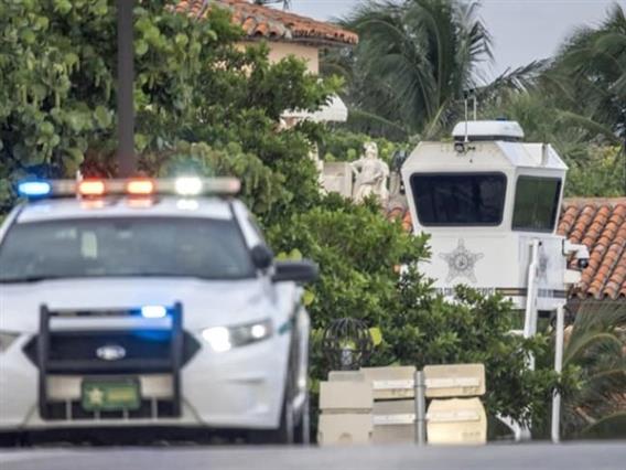 Убиен вооружен маж кој се обидел да влезе на имотот на Трамп, Мар-а-Лаго во Флорида
