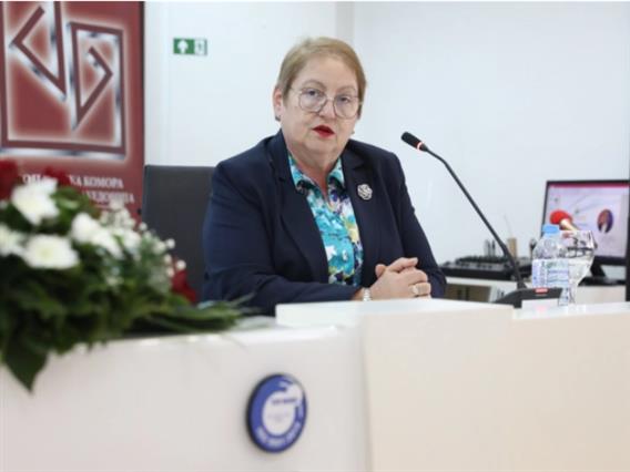 Јаневска го чека извештајот од Филозофскиот факултет на УКИМ за нерегуларностите при упис на втор и трет циклус студии