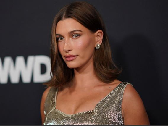 Фото: Хејли Бибер се соблече за „Вог“