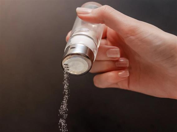 Како водата и солта можат да влијаат на телото?