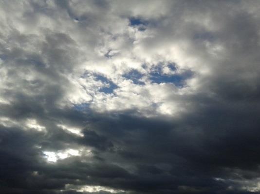 Облачно со повремен дожд во наредните два дена, од вторник сончево и тивко