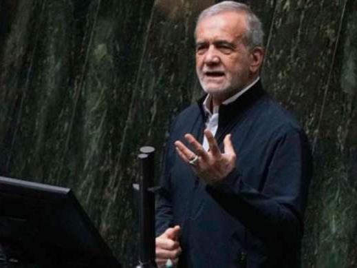 Иранскиот претседател: Живеат во илузија оние кои мислат дека може да го уништат Иран