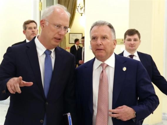 На Флорида средба помеѓу Дмитриев и Виткоф