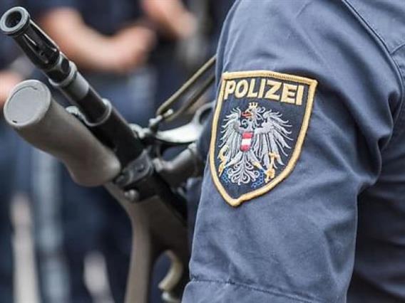 Линц: Во напад со нож убиен пешак, вториот тешко повреден