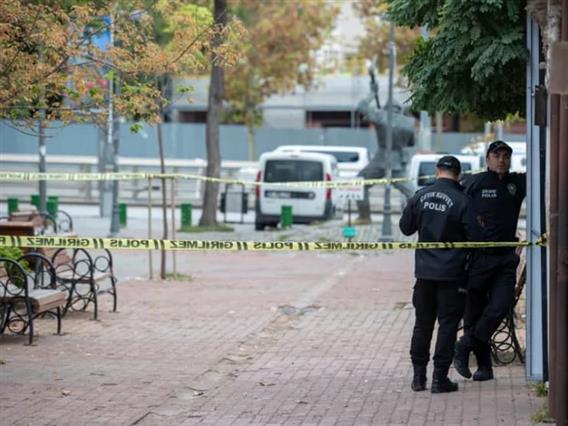 Заложничка драма во Анталија: Полицијата преговара со напаѓачите (ВИДЕО)