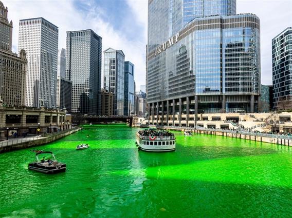 Во Чикаго ја обоија реката во чест на празникот Сент Патрик (ВИДЕО)