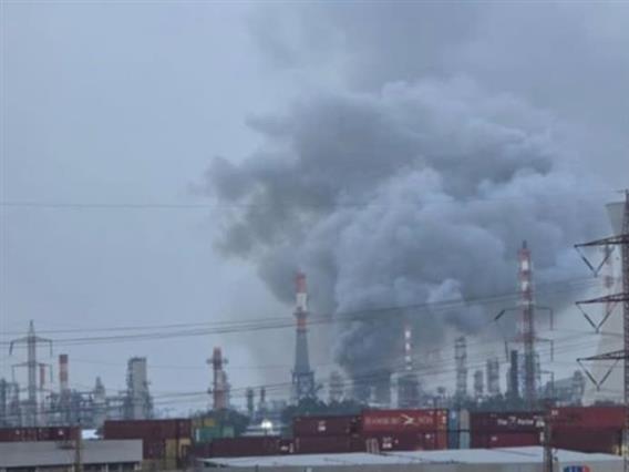 Во ирански напад е погодена израелска рафинерија (ВИДЕО)