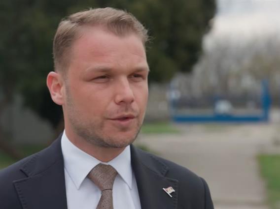 Градоначалникот на Бања Лука приведен на границата со Хрватска, одбил преглед на багажот