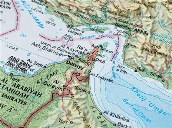 Почна наплатата за премин низ Ормутскиот теснец- Техеран заработува милиони 