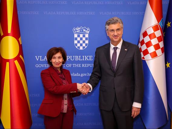 Средба на Сиљановска-Давкова со хрватскиот премиер Андреј Пленковиќ во Загреб