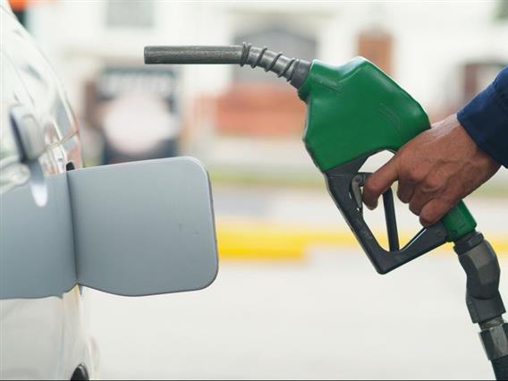 Експлодираа цените на горивата во Скандинавија, министри до граѓаните: Тргнете ја ногата од педалата за гас