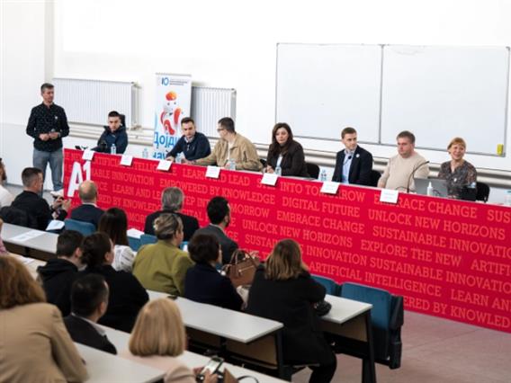 ФИНКИ ја отвори дилемата: Дали интернетот е навистина достапен за сите?