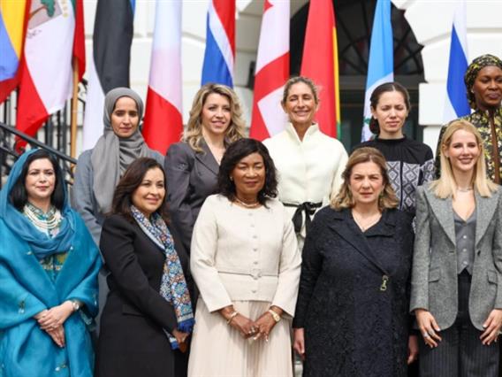 Сопругата на премиерот Мицкоски на глобален самит за образование и дигитална писменост, организиран од првата дама на САД, Меланија Трамп