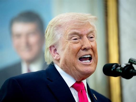 Њујорк Тајмс: Трамп ја крие вистината за војната во Иран 