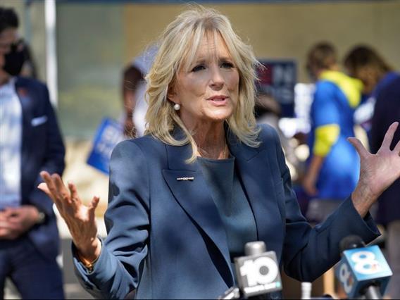 Агент на Тајната служба на САД случајно се застрела, додека ја следел сопругата на Бајден 