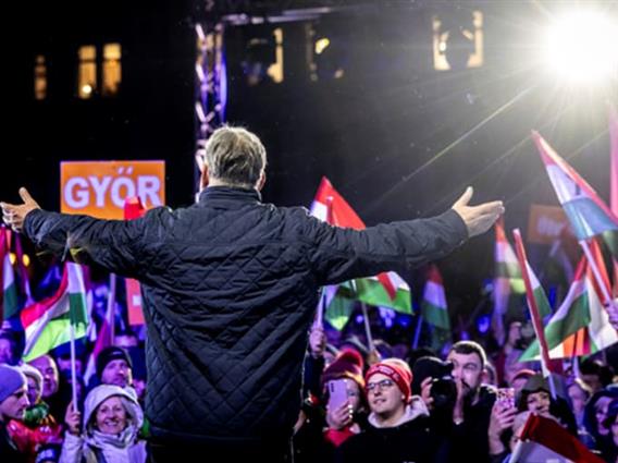 Орбан им одговори на демонстрантите, кои го исвиркаа: Сакате да испраќате пари на Унгарците во Украина (ВИДЕО)