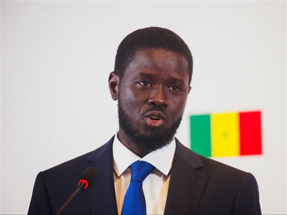 Десет години затвор за хомосексуалците во Сенегал- претседателот го потпиша новиот закон