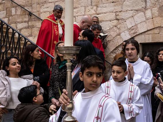 Католичките верски лидери одржаа молитва во црквата на Светиот гроб во Ерусалим, но без верници 