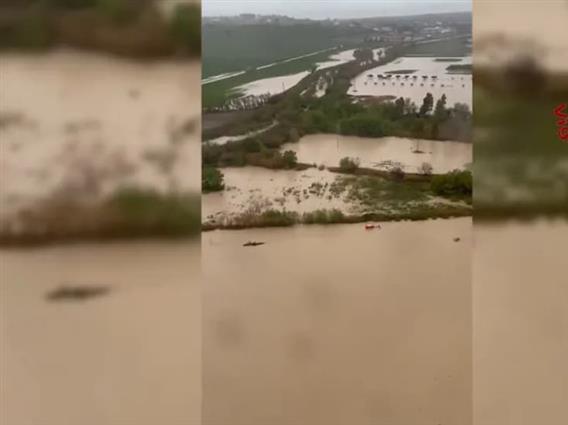 Страшно невреме однесе мост во Италија- поплавите направија хаос (ВИДЕО)