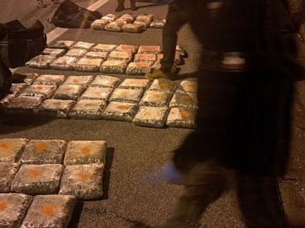 Две лица приведени и запленети 65 килограми марихуана кај Градско