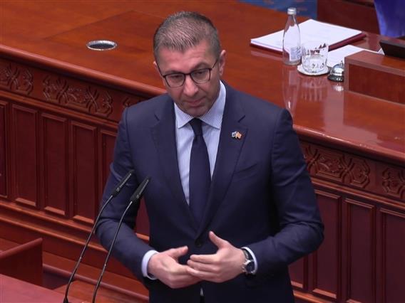 Мицкоски: Рано е да се проектира што може да нѐ очекува в понеделник во однос на цената на нафтените деривати 