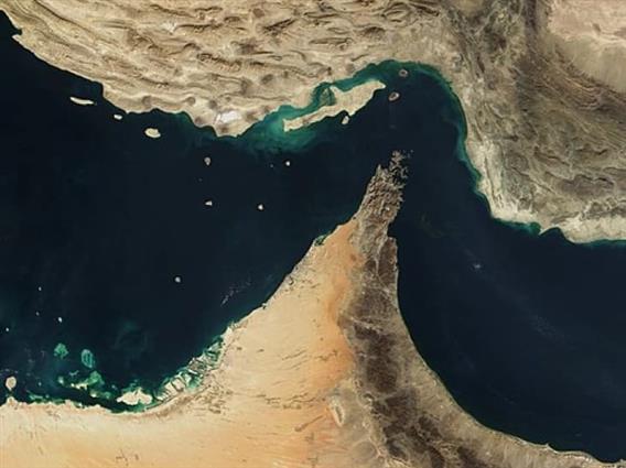 Иран го ограничи преминот низ Ормуската Теснина на 15 бродови дневно