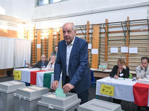 Голема излезност на изборите во Унгарија- И Орбан и Маѓар се надеваат на победа