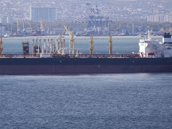 Трамп: САД веднаш ќе забрани влез и излез цо теснецот на секој брод што му платл на Иран 