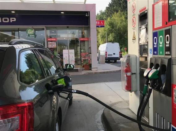 Берлин со итни мерки поради хаосот на бензинските: Фрустрацијата од цената на горивото е поголема од кога било 