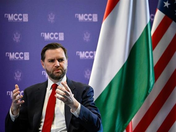 Венс, изјави дека е „тажен“ поради изборниот пораз на Орбан, но САД се подготвени да соработуваат со неговиот наследник