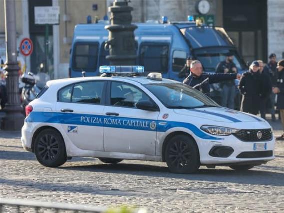 Детали за филмскиот грабеж на банка во Неапол- земале 25 заложници, не украле пари (ВИДЕО)