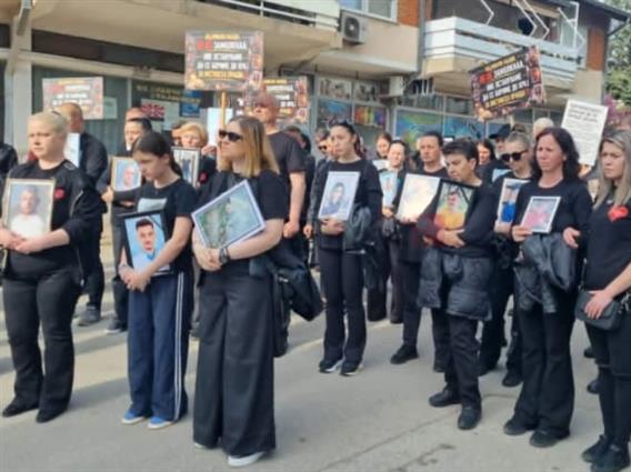 Родителите на загинатите во „Пулс“ од Штип: Чекориме затоа што вистината мора да излезе на виделина и одговорност мора да има