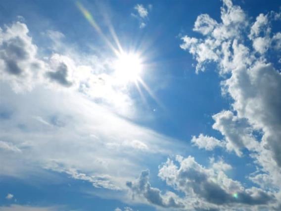 Сончево и релативно топло време со мала до умерена локална облачност