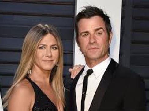 Поранешниот сопруг на Џенифер Анистон стана татко: Има син со актерка 23 години помлада од него