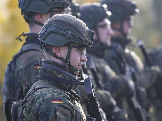 Германија сака да има најмоќна армија во Европа- целта е 460.000 борбено обучени војници 