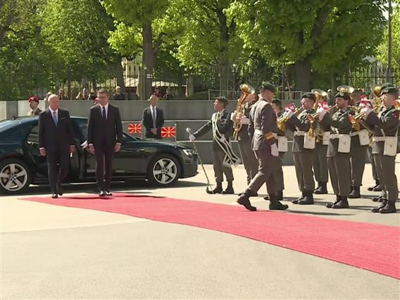 Премиерот Мицкоски со владина делегација во официјална политичка и економска посета на Австрија