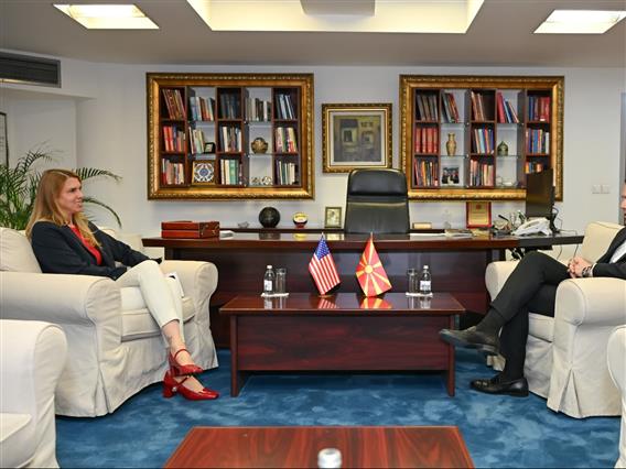 Средба на министерот Муцунски со вршителката на должноста амбасадор на САД, Никол Варнес